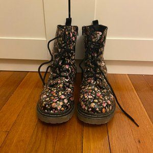 Floral Zip-up Boots